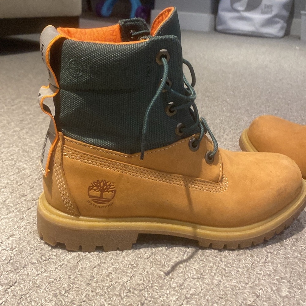 I am selling timberland boots that are size seven.